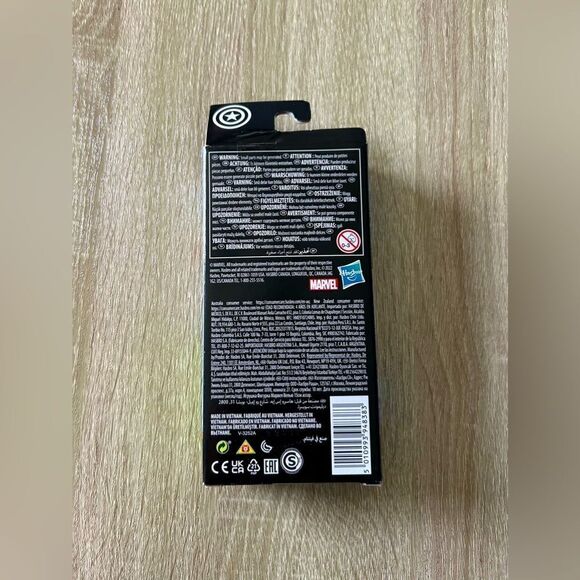 NWT … HASBRO “Captain America” Marvel Action Figure - Picture 3 of 4